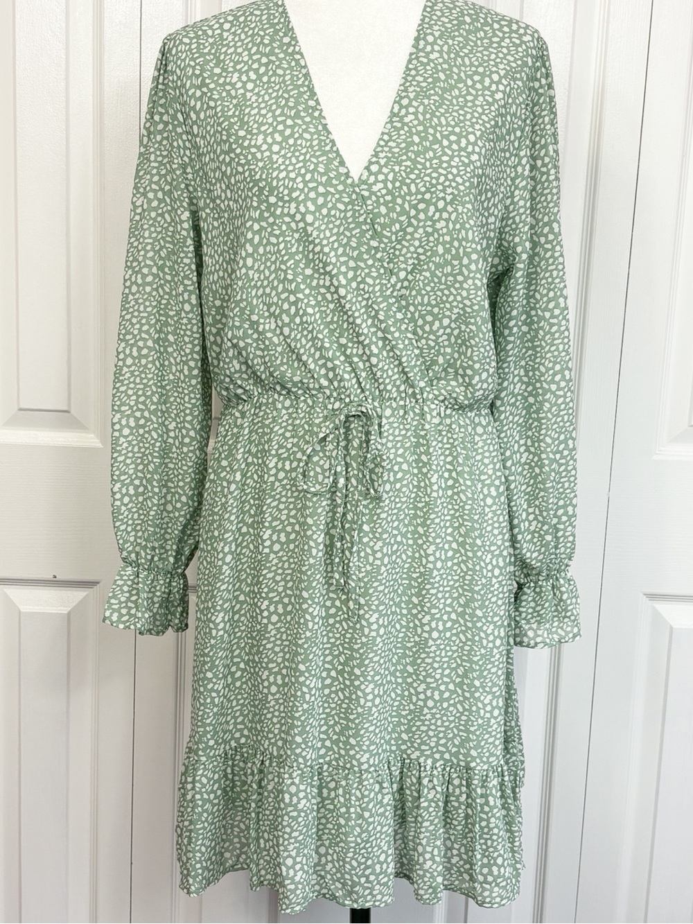 NWT Kirundo Light Green Print Faux Wrap Long Sleeve Mini Dress Large